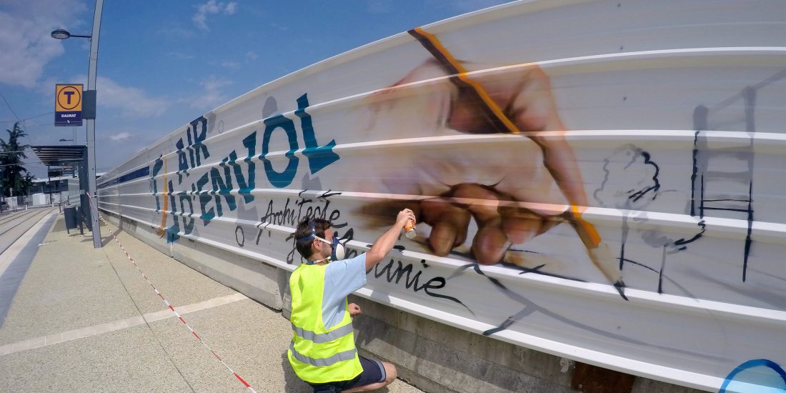 artiste fresque palissade graffeur decorateur chantier toulouse halltimes
